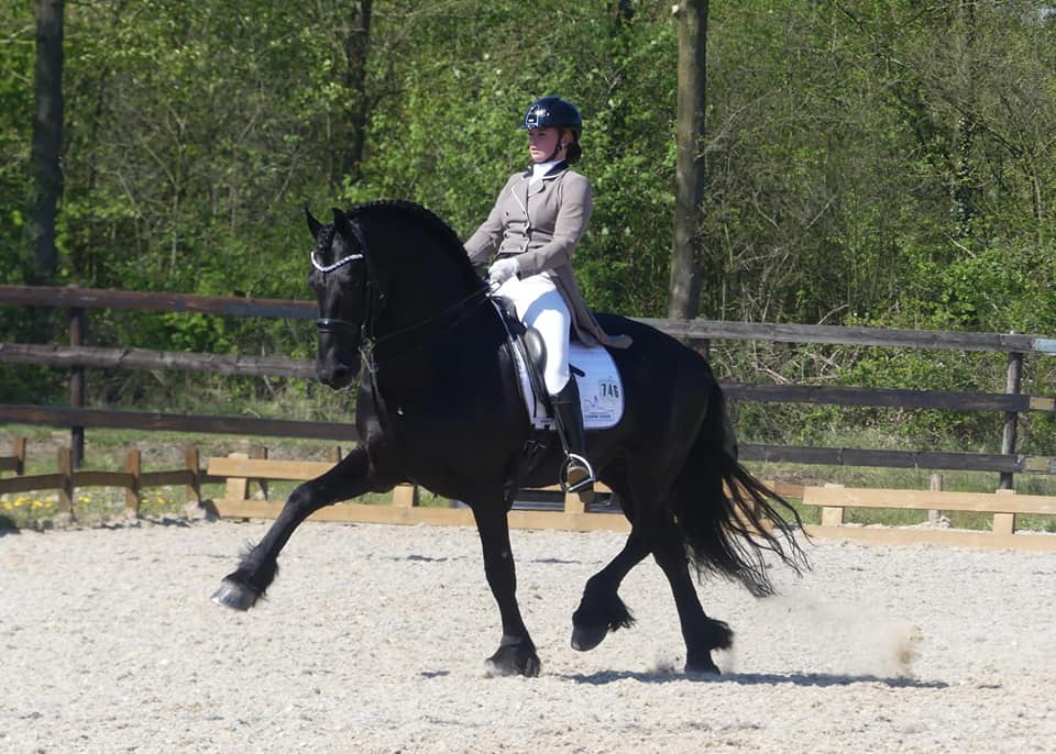 Lisanne-met-Wirdmer-21-4-in-Noord-Sleen 2019